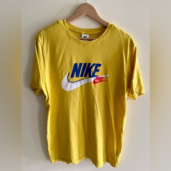 Nike Other - Nike men’s size medium t-shirt